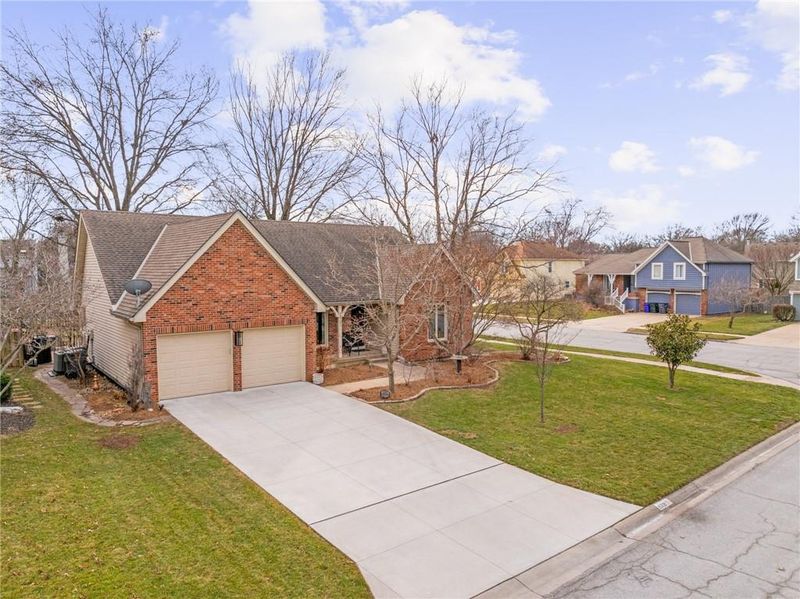 15721 W 145th St, Olathe, KS 66062
