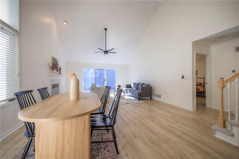9415 W 122nd St, Overland Park, KS 66213