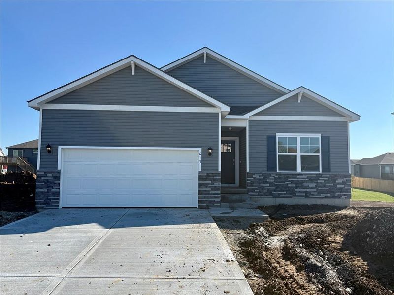 713 Fallen Leaf Dr, Belton, MO 64012