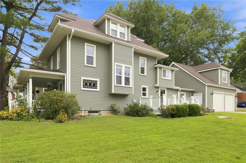 501 E Shawnee St, Paola, KS 66071