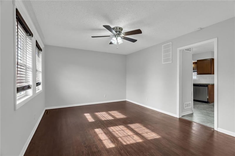 5300 NE 62nd St, Kansas City, MO 64119