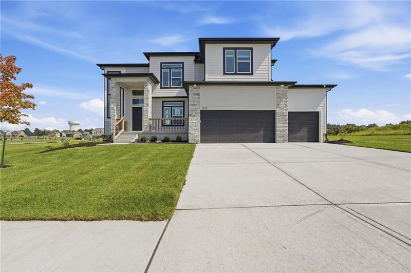 1513 SE Rising Sun Dr, Lee's Summit, MO 64081