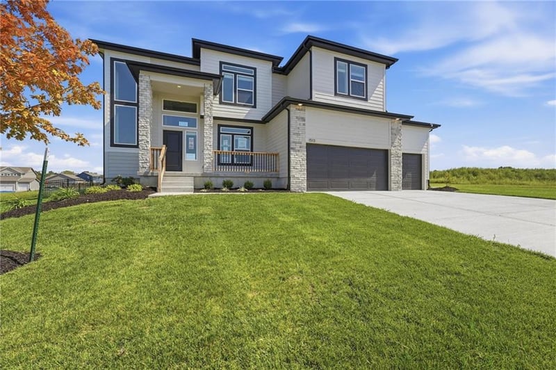 1513 SE Rising Sun Dr, Lee's Summit, MO 64081