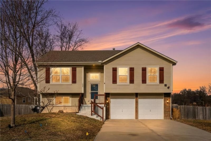 406 Timbercreek Dr, Belton, MO 64012