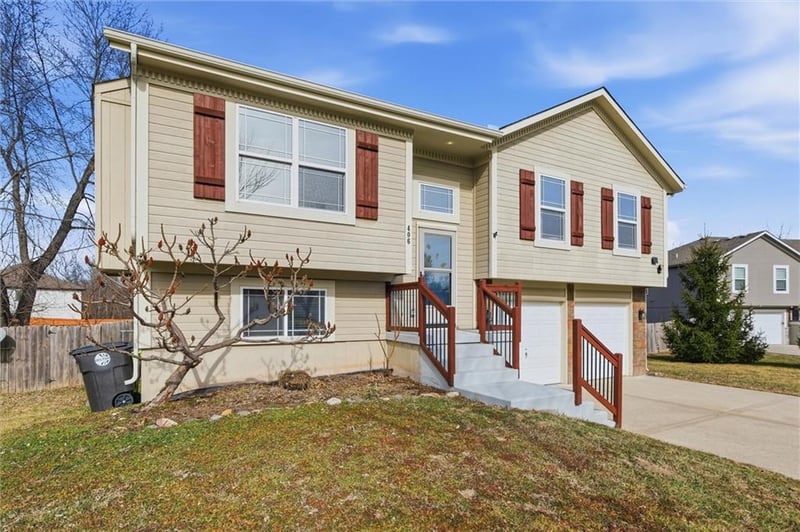 406 Timbercreek Dr, Belton, MO 64012
