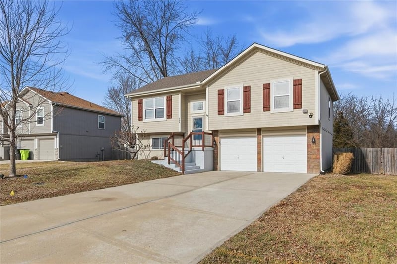 406 Timbercreek Dr, Belton, MO 64012