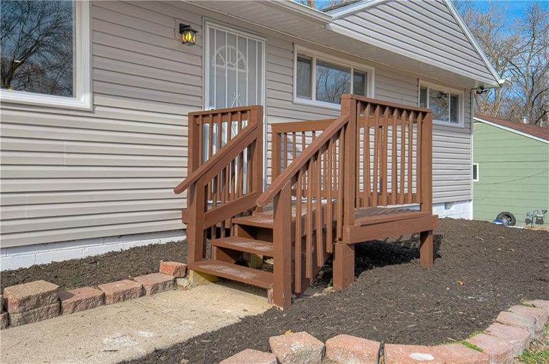 7716 E 112th Ter, Kansas City, MO 64134
