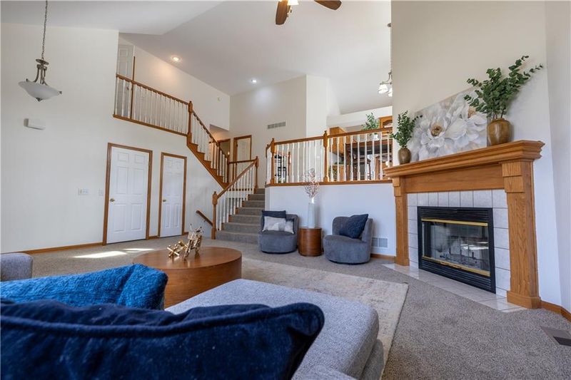 4608 Heatherwood Ct, St Joseph, MO 64506