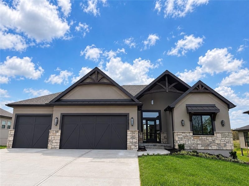 1007 Wilds Pw, Greenwood, MO 64034