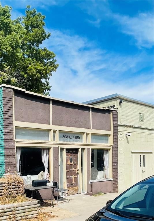 308 E 43rd St, Kansas City, MO 64111