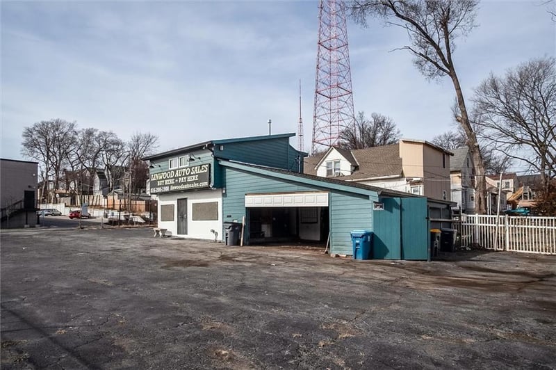 300 E Linwood Blvd, Kansas City, MO 64111
