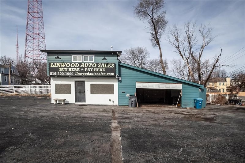 300 E Linwood Blvd, Kansas City, MO 64111