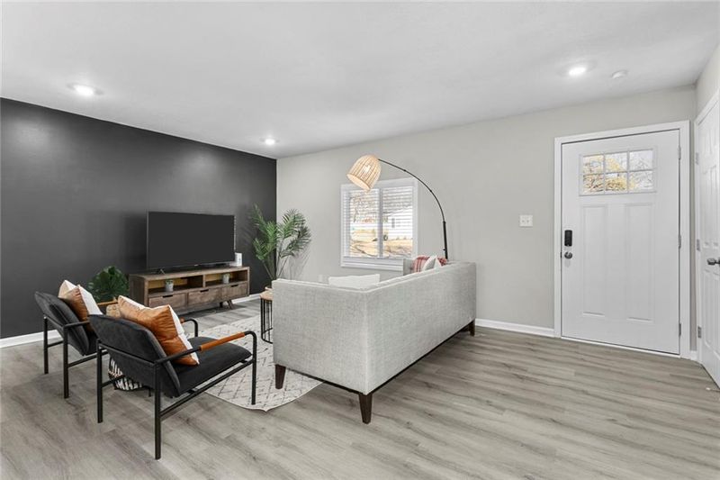 9005 W 99th Ter, Overland Park, KS 66212