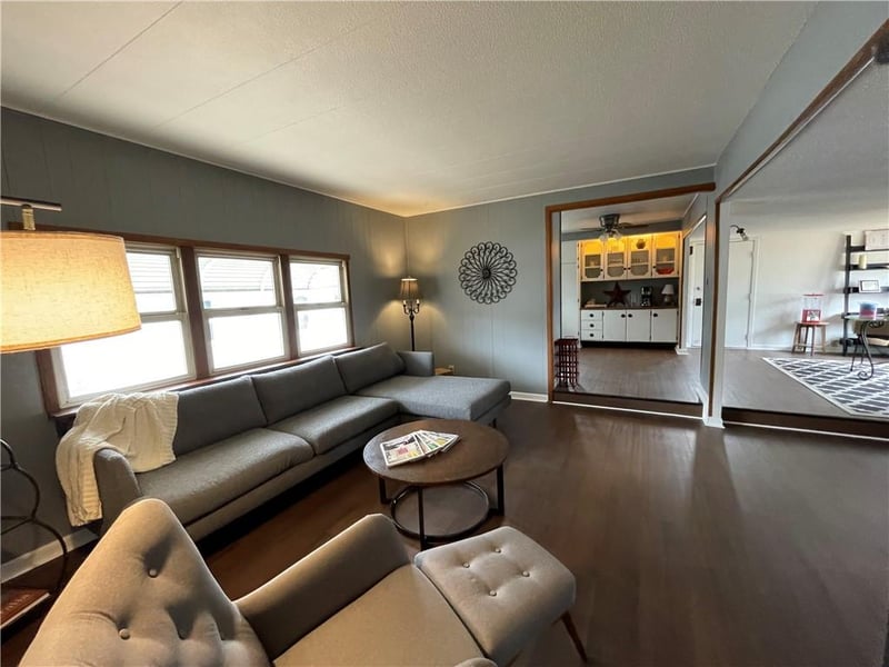 6641 Washington St, St Joseph, MO 64504