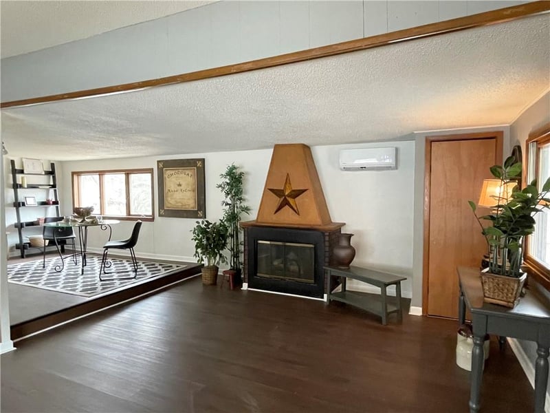 6641 Washington St, St Joseph, MO 64504
