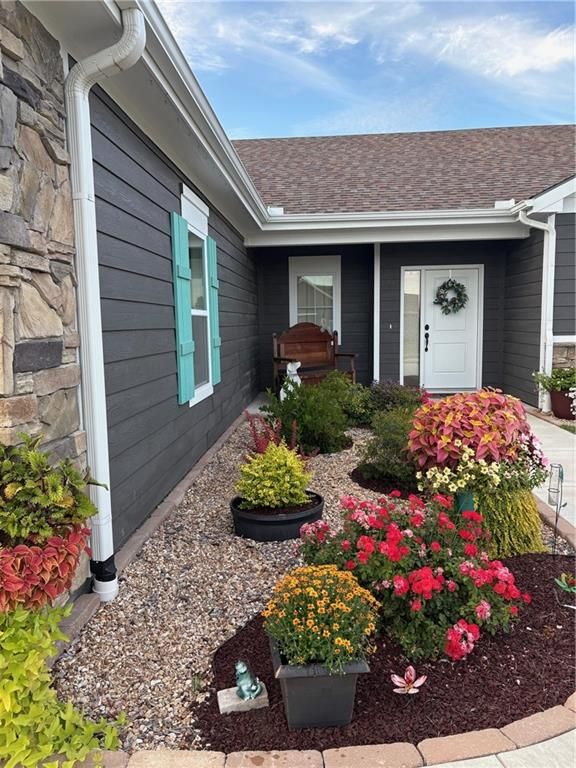 1108 Bluestem Dr, Baldwin City, KS 66006