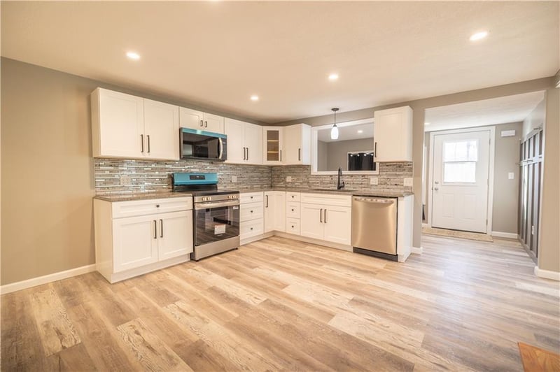 322 Front St, Grain Valley, MO 64029