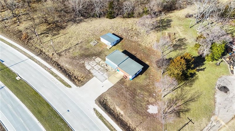9780 Lexington Ave, De Soto, KS 66018