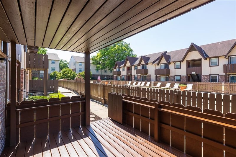 6206 Robinson St #1, Overland Park, KS 66202