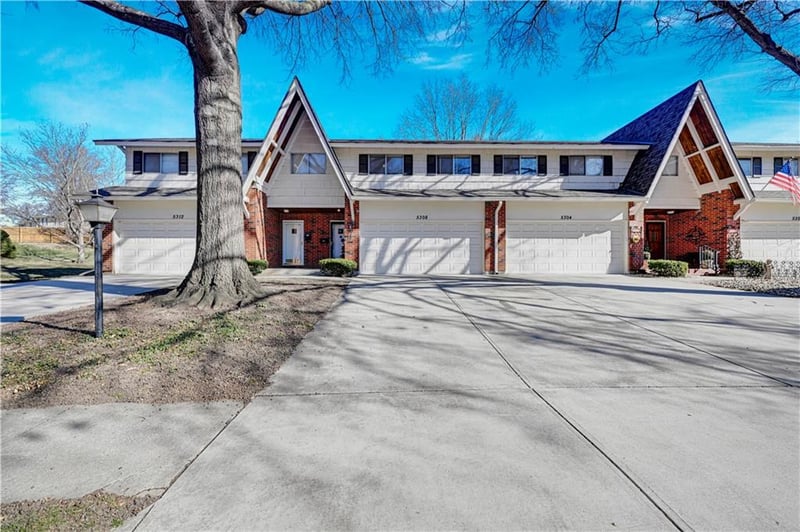 5308 W 103rd Ter, Overland Park, KS 66207