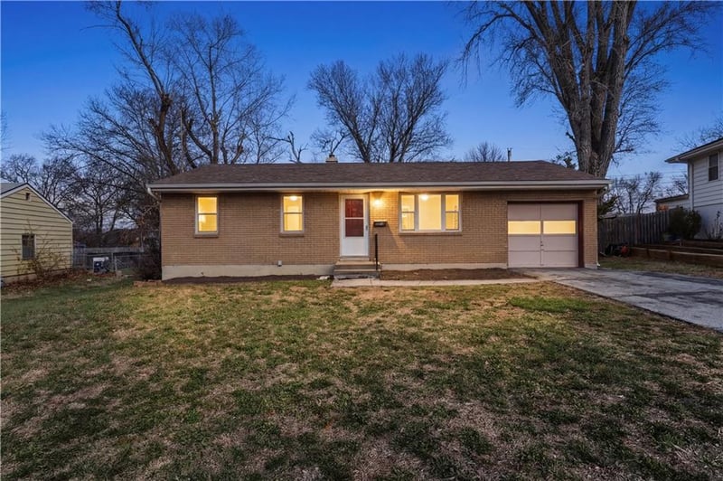 7710 NE 54th St, Kansas City, MO 64119