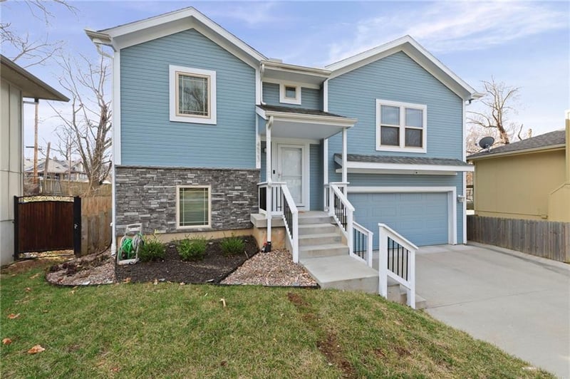 4523 NE 47th St, Kansas City, MO 64117