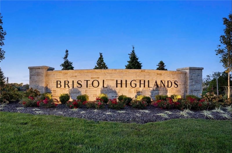 8187 Roundtree St, Lenexa, KS 66220