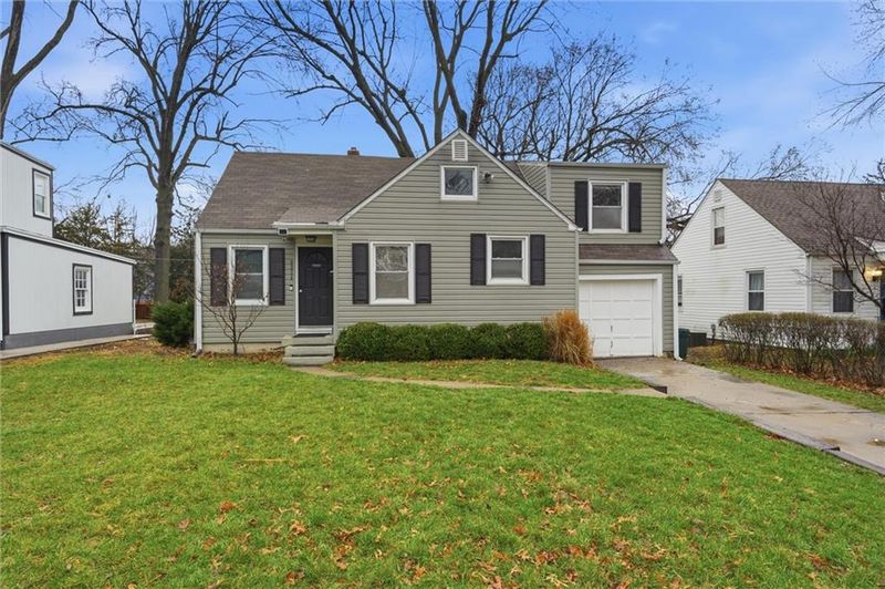 8324 Belleview Ave, Kansas City, MO 64114