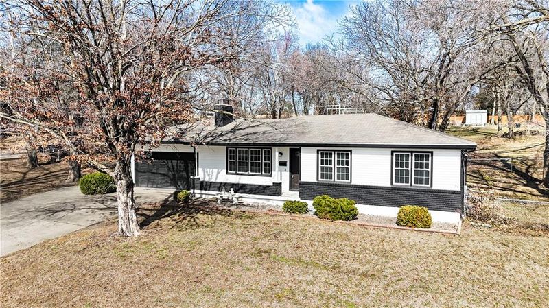 7910 E 74th St, Kansas City, MO 64133
