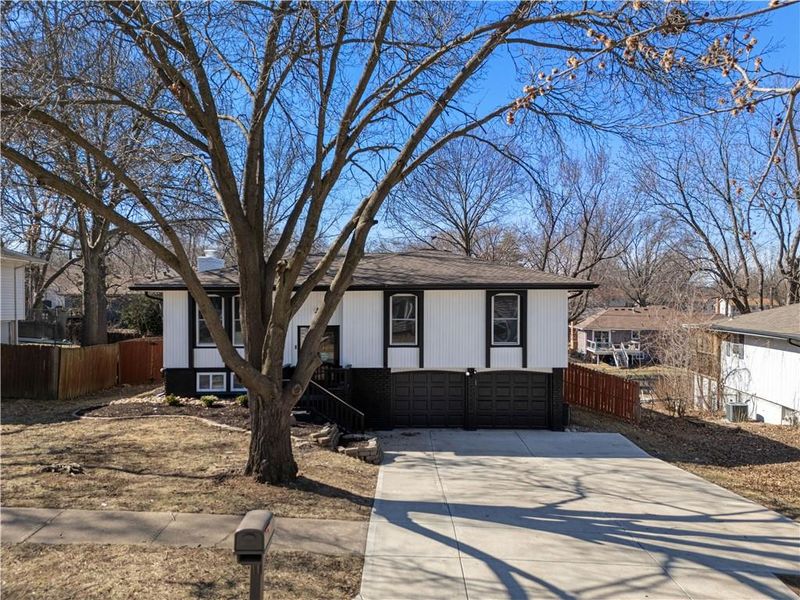 8906 N Mcgee St, Kansas City, MO 64155