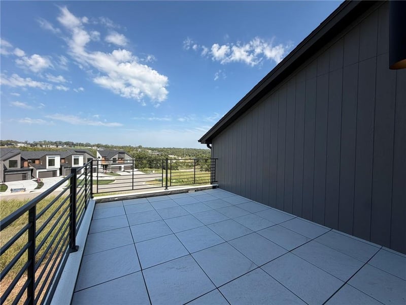 22504 W 93rd Ter, Lenexa, KS 66227