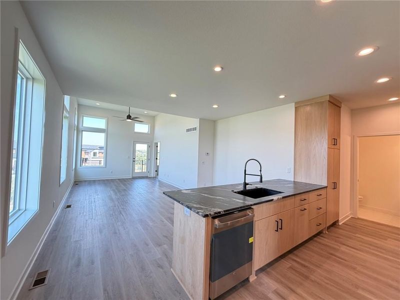 22504 W 93rd Ter, Lenexa, KS 66227
