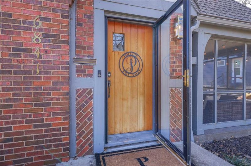 6841 Oak Ter, Kansas City, MO 64113