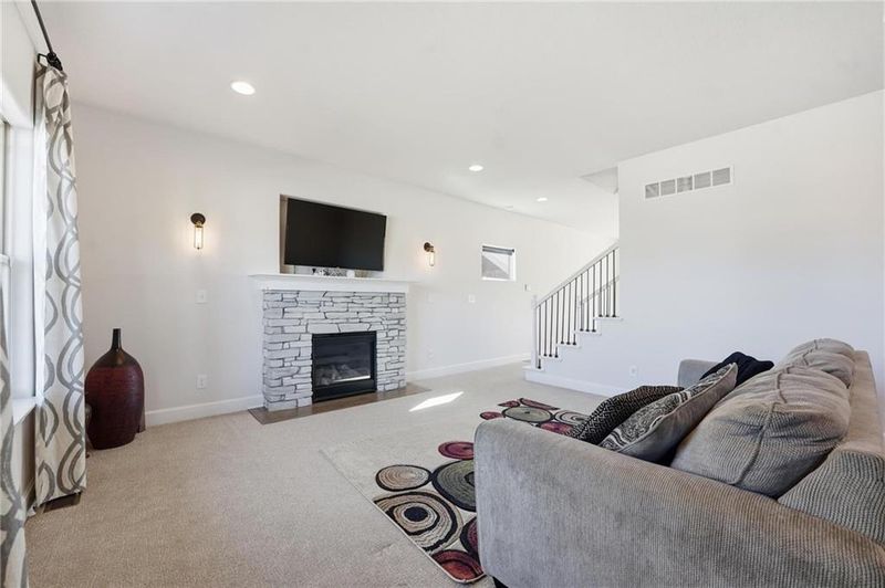 12629 Charlotte St, Kansas City, MO 64146