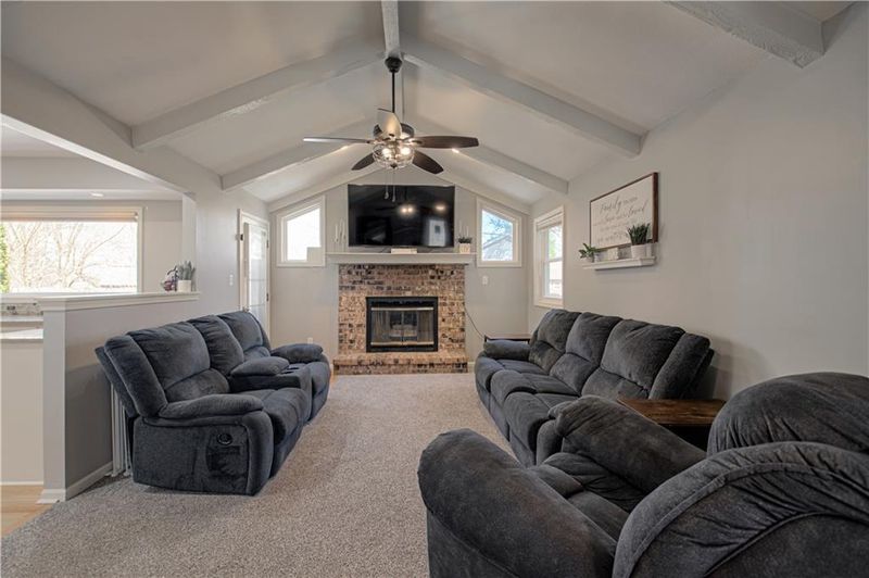 10501 N Forest Ave, Kansas City, MO 64155