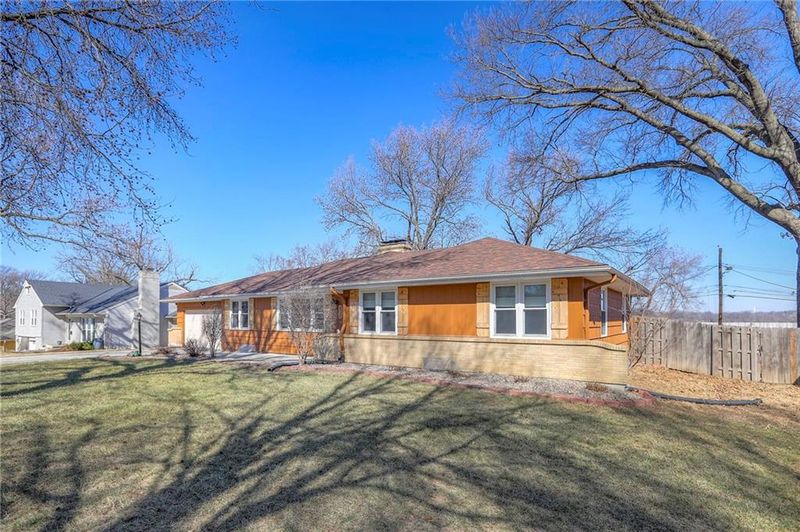 600 W 96th St, Kansas City, MO 64114