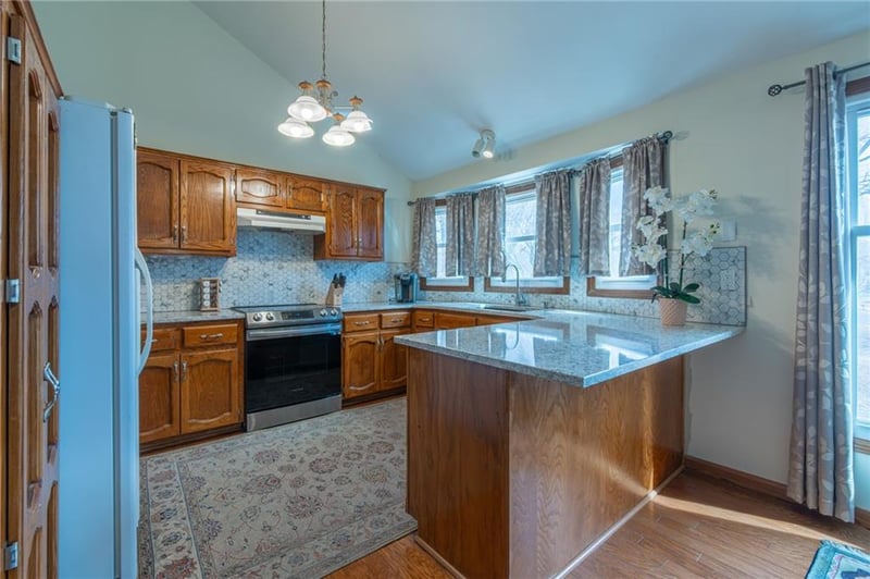 10301 NW 85th St, Kansas City, MO 64153