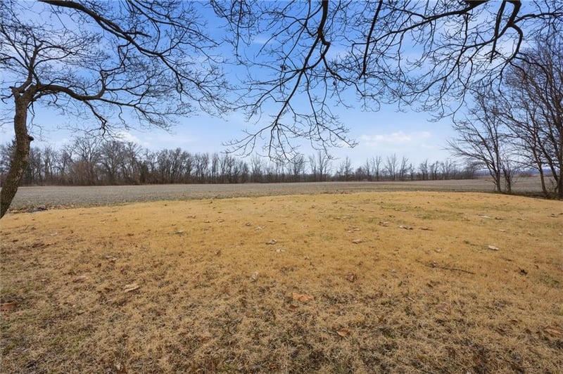 526 North St, Hardin, MO 64035