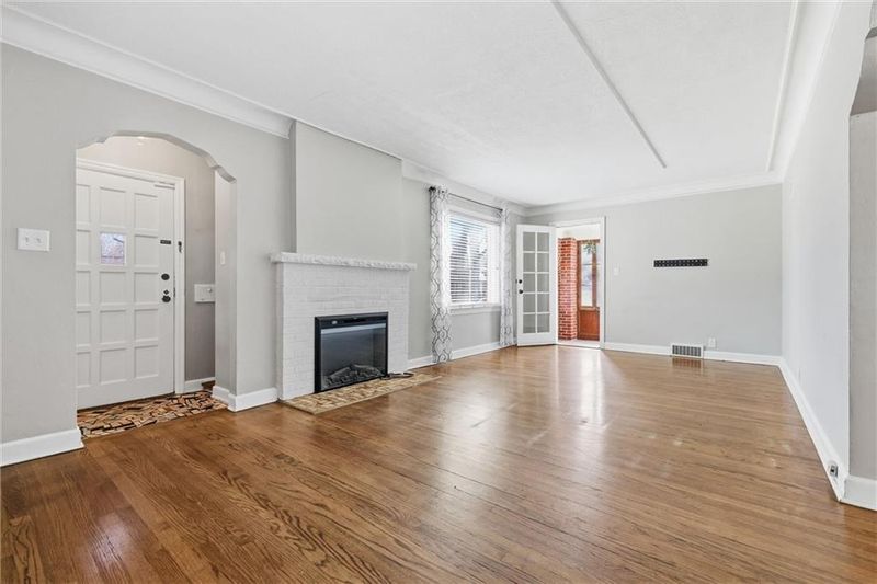 7416 Walnut St, Kansas City, MO 64114