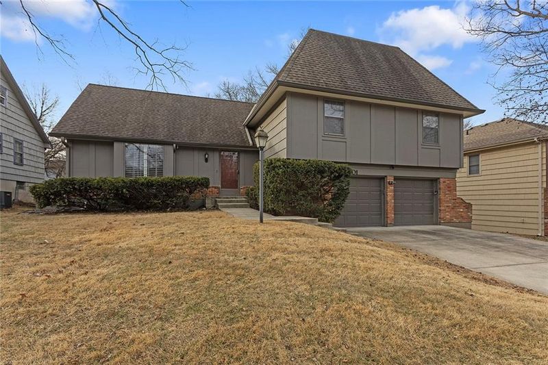 3401 E 105th Ter, Kansas City, MO 64137