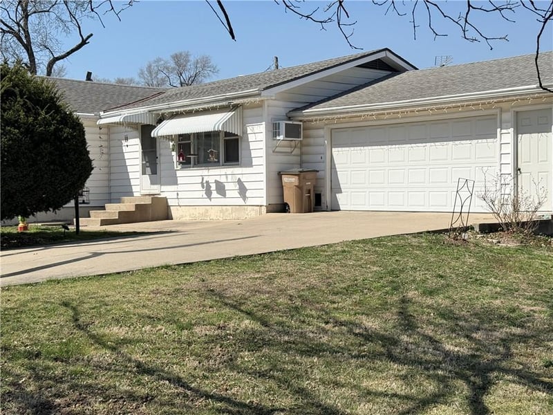 1817 Beech St, Atchison, KS 66002