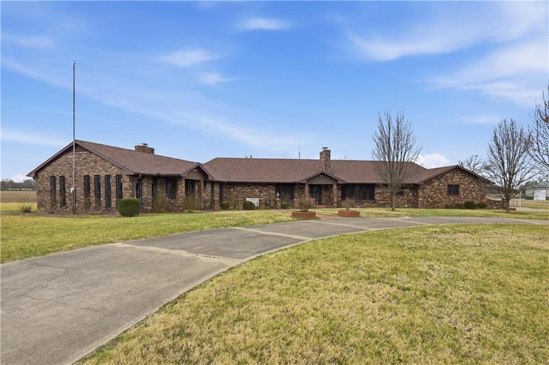 1055 S 200th St, Pittsburg, KS 66762