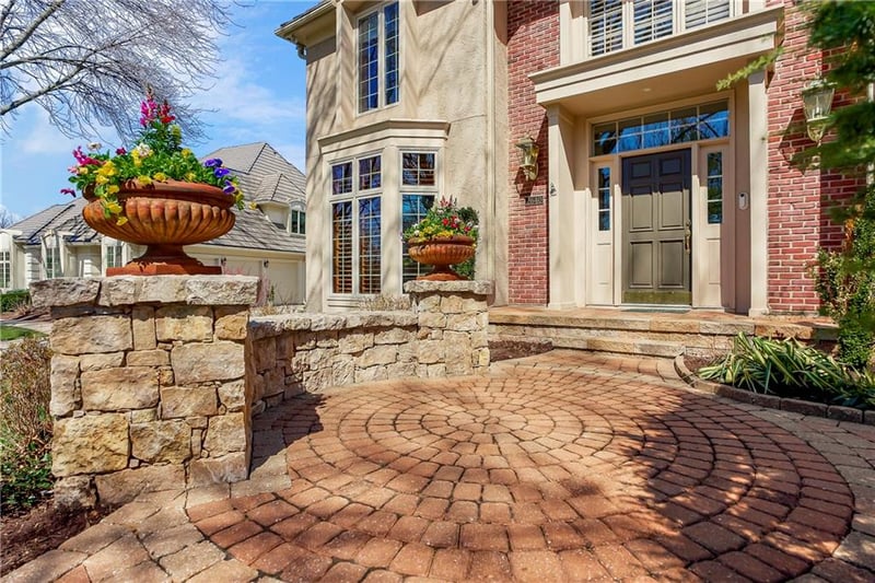 2640 W 118th Ter, Leawood, KS 66211