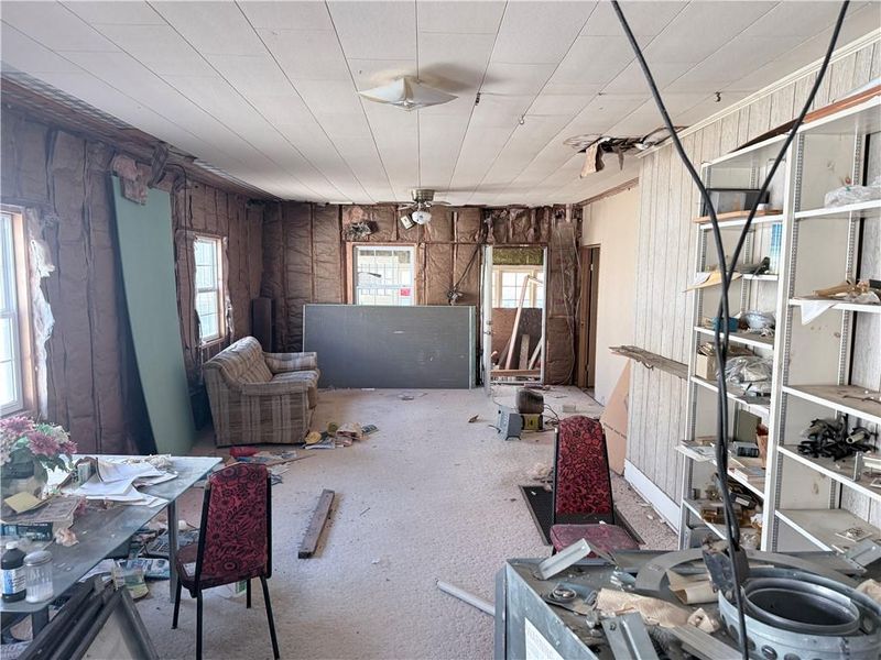 112 W Oak St, Independence, KS 67301