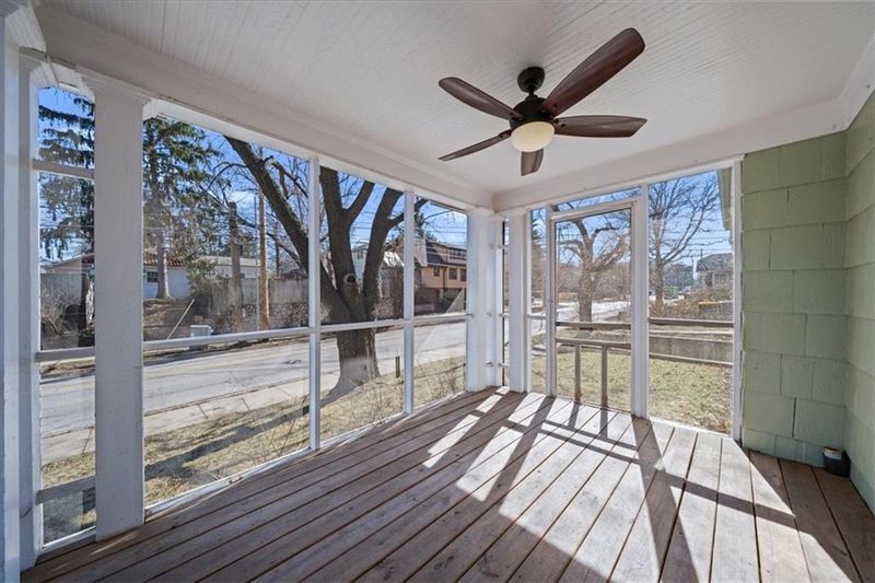 331 E Dartmouth Rd, Kansas City, MO 64113