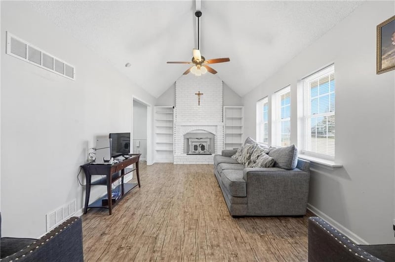 7901 NW 85th Ter, Kansas City, MO 64153