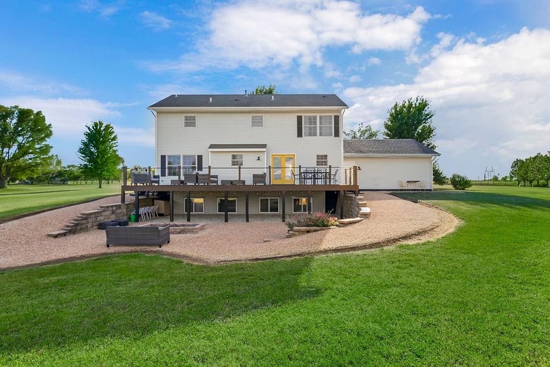 992 E 750 Rd, Lawrence, KS 66047