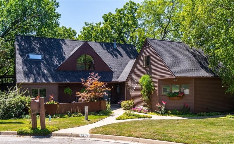 Raintree Pl, Lawrence, KS 66047