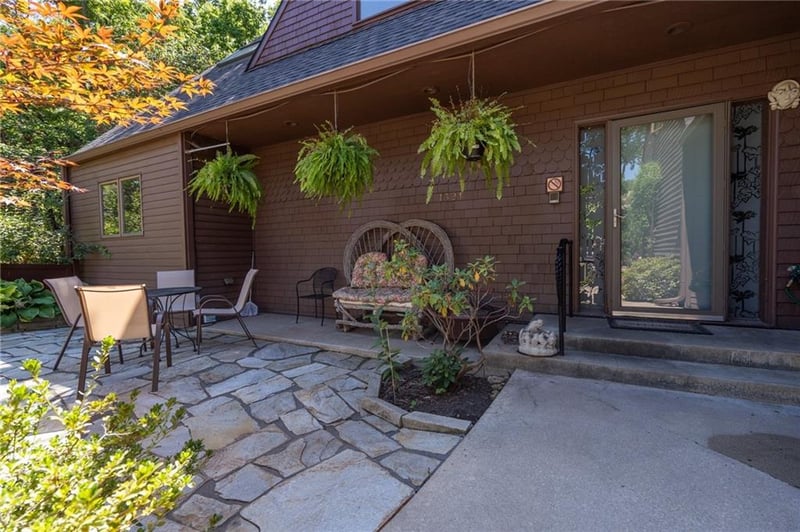 Raintree Pl, Lawrence, KS 66047