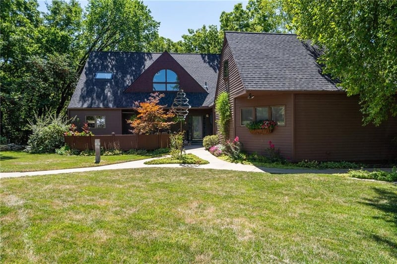 Raintree Pl, Lawrence, KS 66047